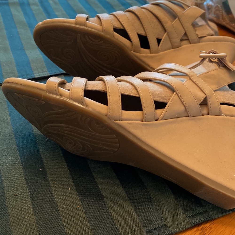 Sandals - Picture 4 of 4